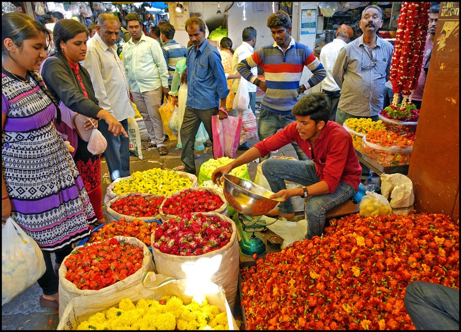 Devaraja Market Mysore 05- Inside market