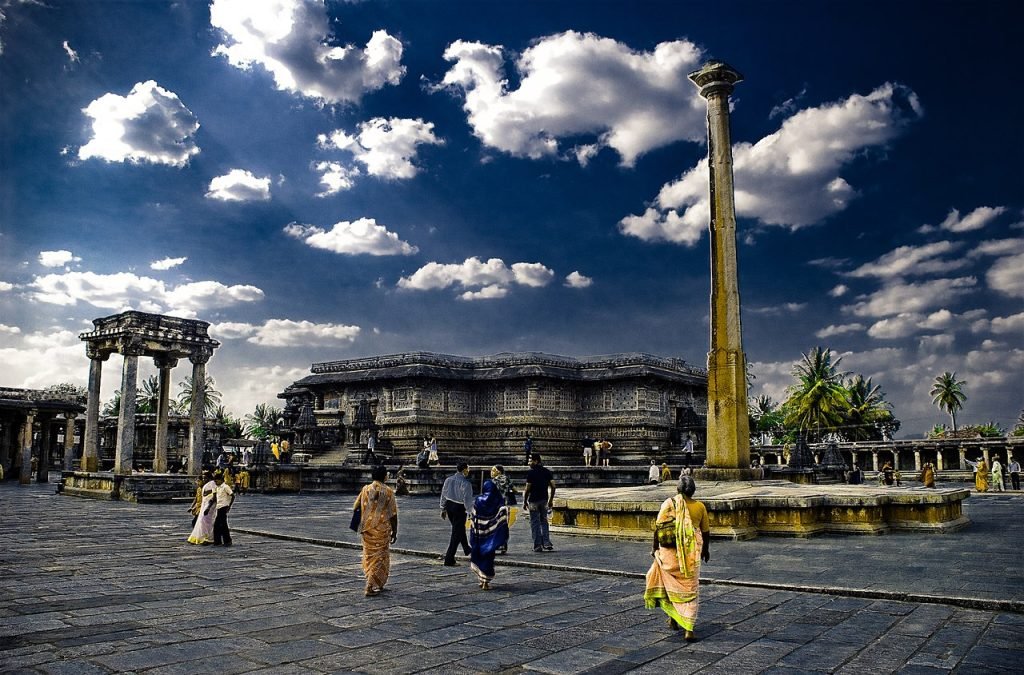 Hoysala Architectures - Gravity Pillar Bellur