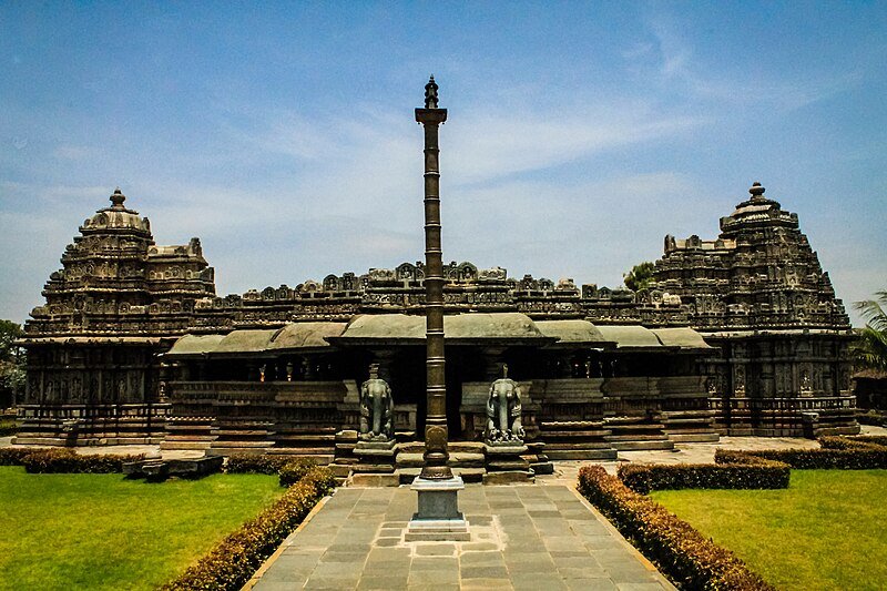 Veera_narayana_temple_in_belavadi_Karnataka_state_India