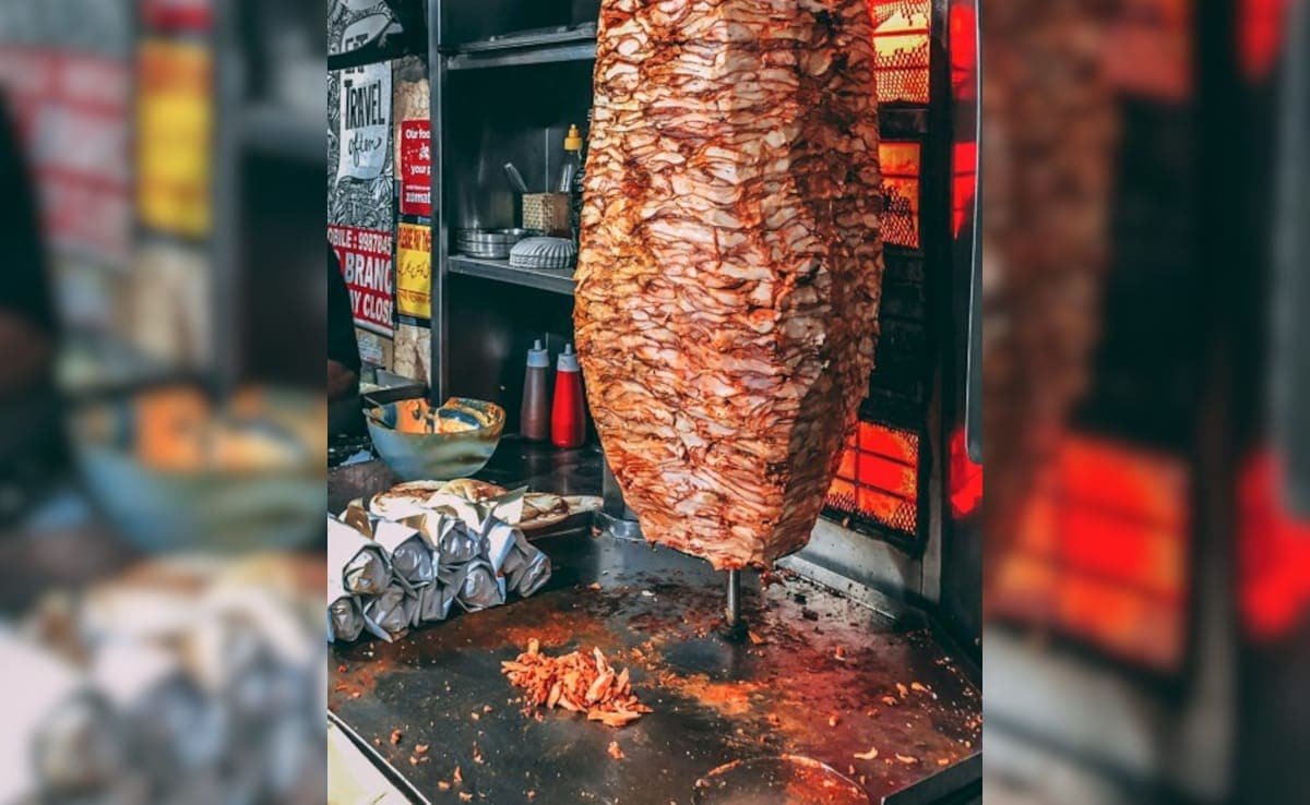 Man, 19, Dies After Eating Shawarma. Repeated Hospital Visits Didn't Help