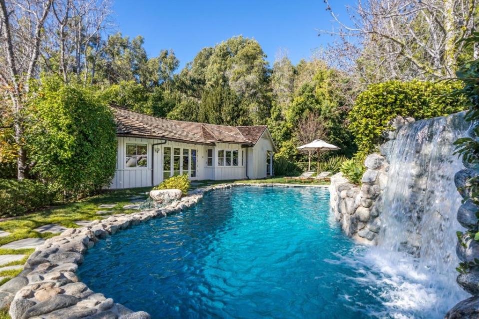 Jim Carrey has cut the price of his Los Angeles home to $21.9 million–a staggering $7 million reduction. Daniel Dahler for Sotheby’s International Realty